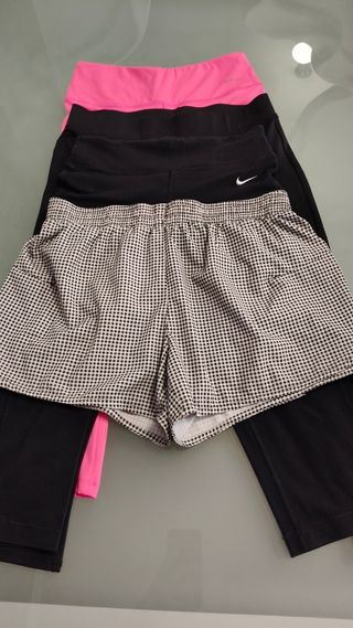 Lote 3 leggins / Mallas Deportivas + short 
Talla 