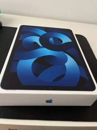 iPad Air M1 64GB WiFi Azul + accesorios
