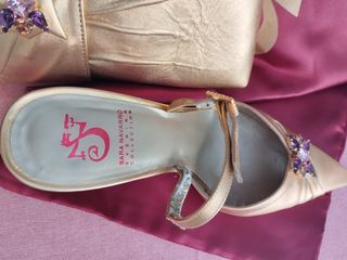 Bolso y zapato Sara Navarro dorado