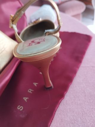 Bolso y zapato Sara Navarro dorado