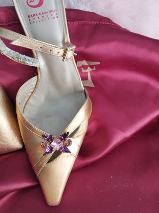 Bolso y zapato Sara Navarro dorado