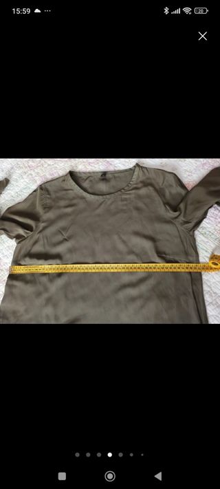 Blusa verde militar con volantes