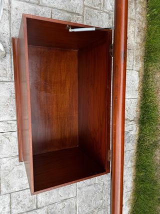 Baúl artesanal mexicano de madera hecho a mano.