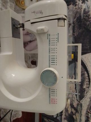 Macchina da cucire Necchi 270