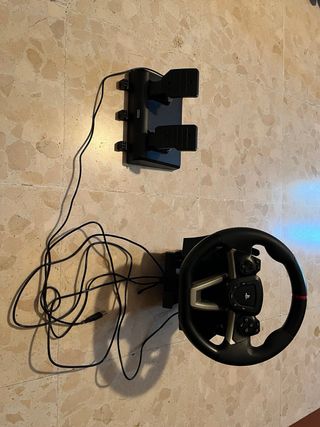 Volante HORI con pedales