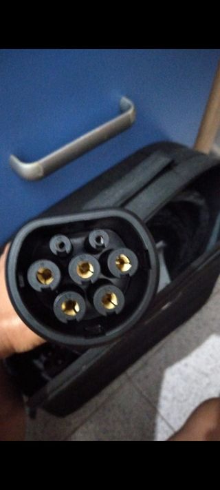 Cable de carga de auto Mercedes Benz 

