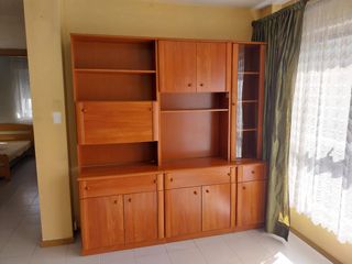Mueble bar madera y cristal