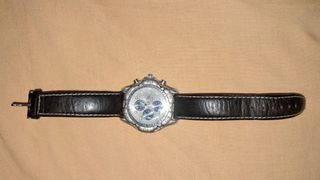 Reloj Negro y Dorado