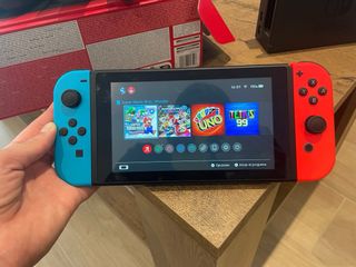 Nintendo Switch Azul/Rojo + Accesorios
