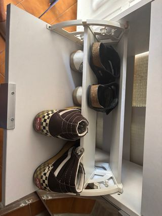 Zapatero blanco grande