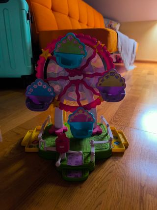 Noria de juguete rosa y azul pinypon