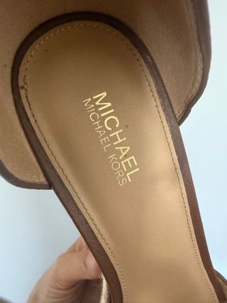 Sandalias Michael Kors Marrones y Doradas 