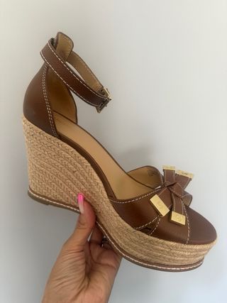 Sandalias Michael Kors Marrones y Doradas 