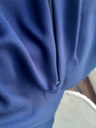 Falda azul mujer Zara, con tejido elástico. 
