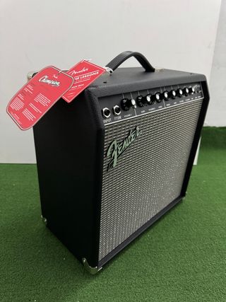 Amplificador de guitarras y bajos