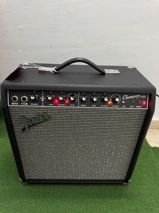Amplificador de guitarras y bajos