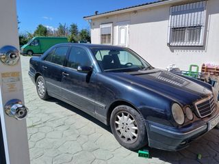 Mercedes-Benz E 220 2002