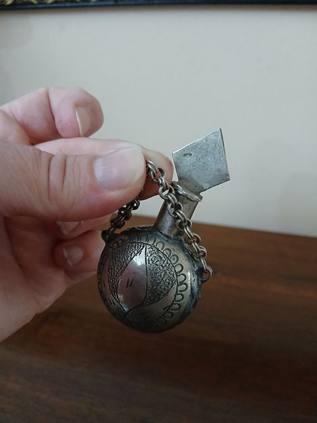 Antico porta profumo orientale fatto a mano