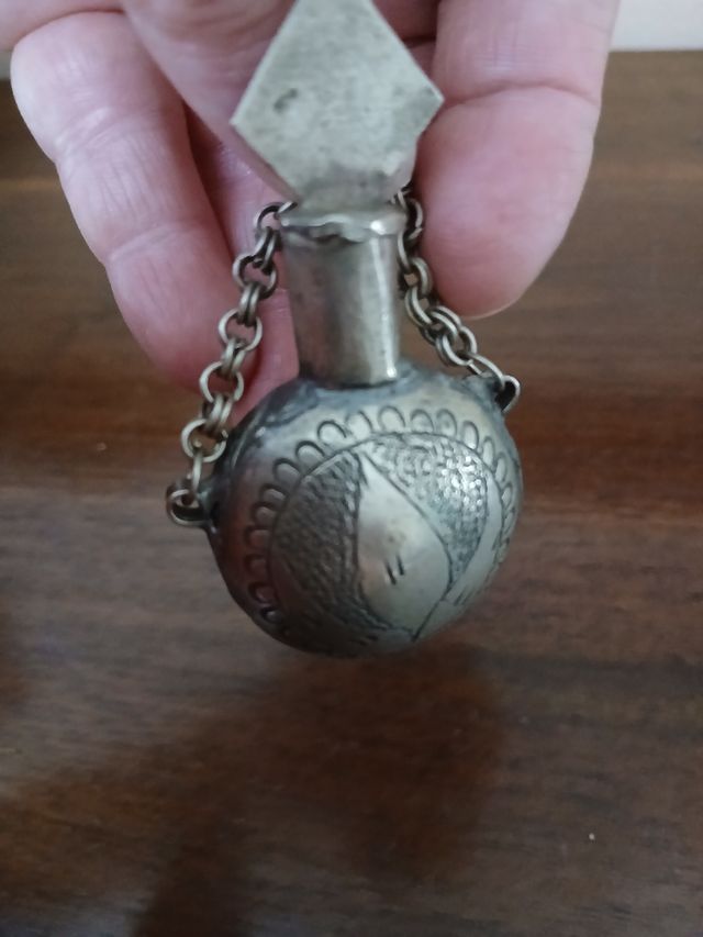 Antico porta profumo orientale fatto a mano