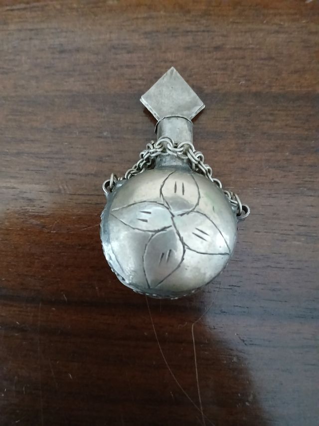 Antico porta profumo orientale fatto a mano