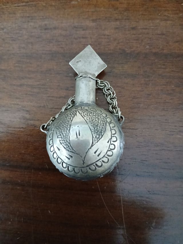 Antico porta profumo orientale fatto a mano