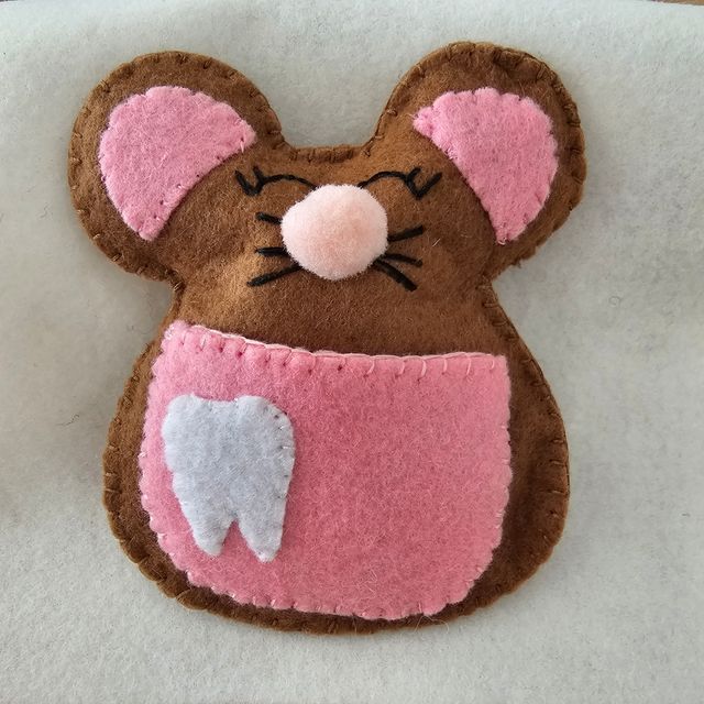 Ratoncito guardadientes fieltro