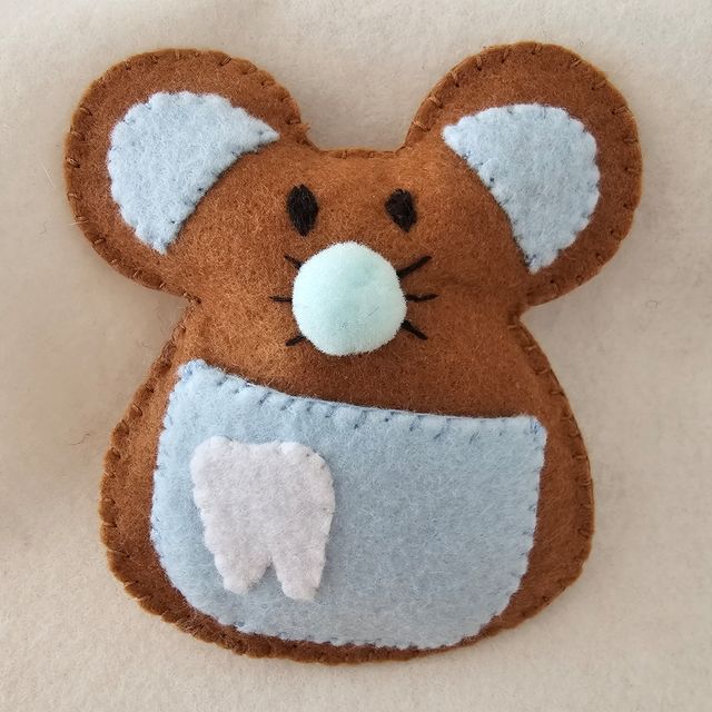 Ratoncito guardadientes fieltro