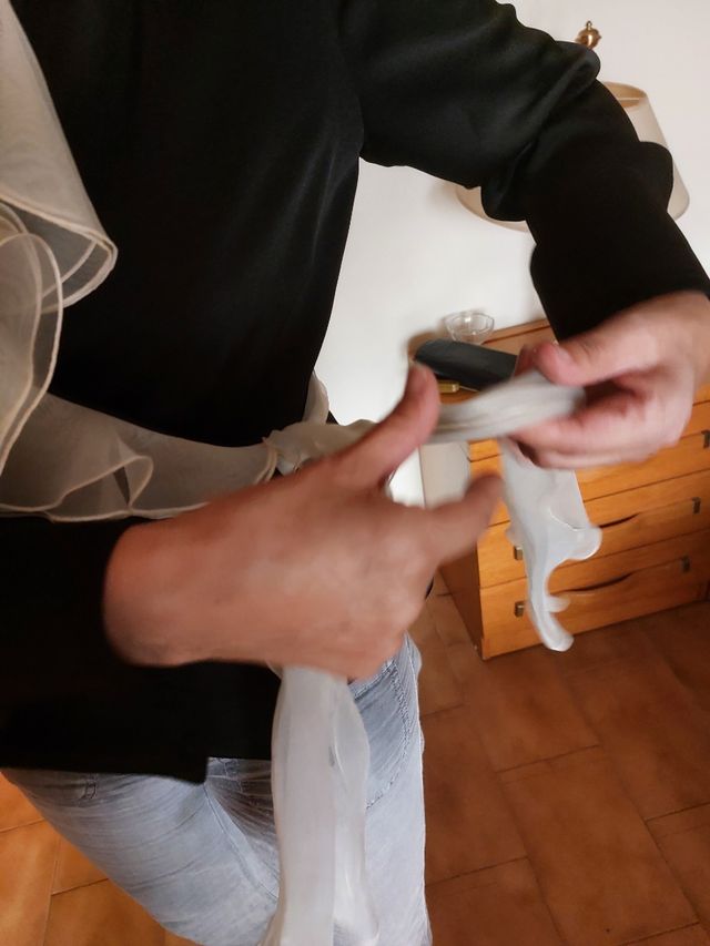 Chaqueta de fiesta negra con volantes