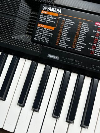 Teclado Yamaha PSR-F51 Piano Digital
