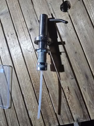 Grifo dispensador metálico