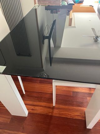 OPORTUNIDAD Mesa de comedor cristal negro y blanca