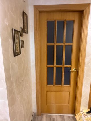 Puerta de roble con tapajuntas se venden 7 puertas