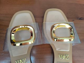 Sandalias Zara Beige y Doradas