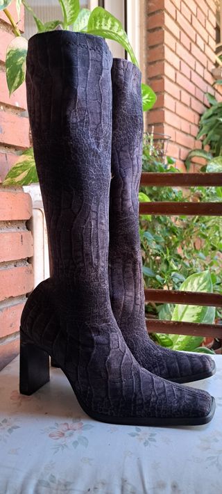 Botas altas de tacón.
Bonitas y Elegantes