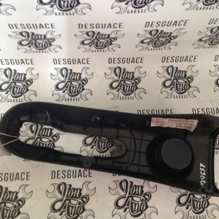 Apoyabrazo plastico debajo  Mini Hatch (R50; R53)