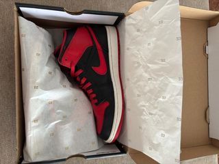 Nike Air Jordan 1 Mid Rojo-Negro