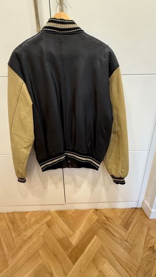 Cazadora Varsity Cuero Vintage Beige y Negro