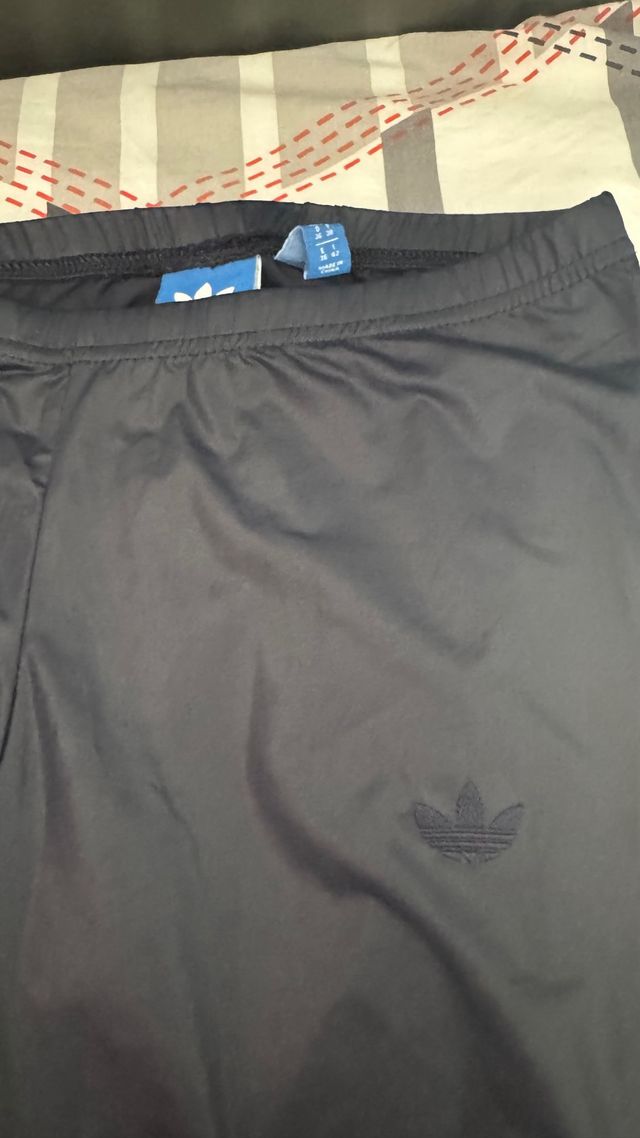 Mallas Adidas Negras y Moradas