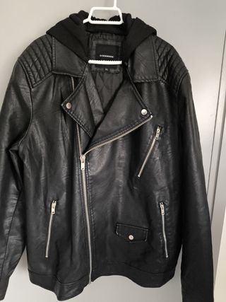 Cazadora polipiel negra capucha XXL