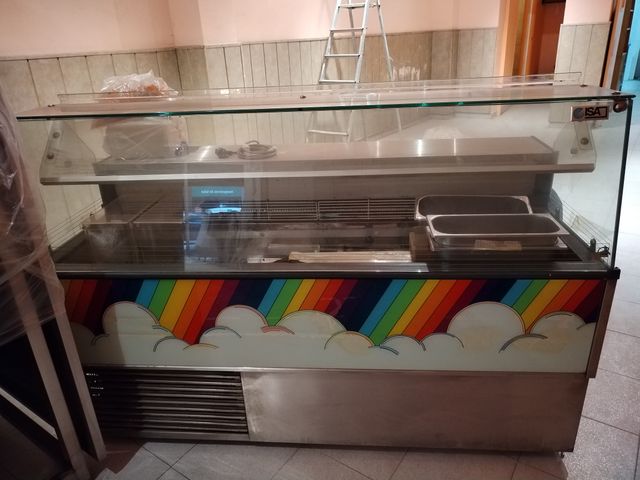 Vitrina de helados ISA como nueva 8 cubetas