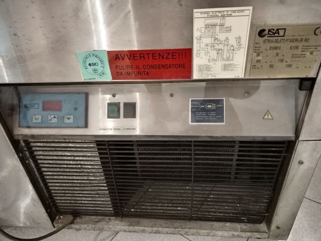 Vitrina de helados ISA como nueva 8 cubetas