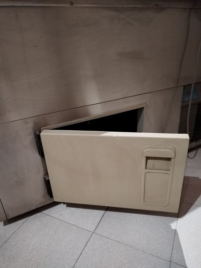 Vitrina de helados ISA como nueva 8 cubetas