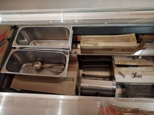 Vitrina de helados ISA como nueva 8 cubetas