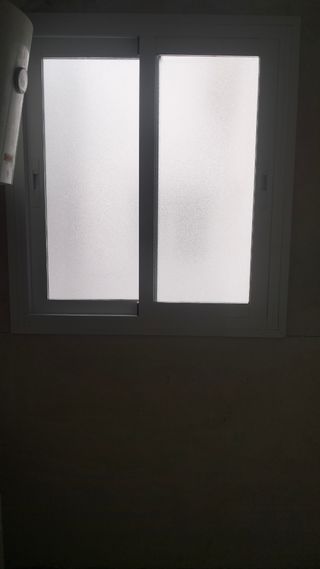 Ventana aluminio con mosquitera