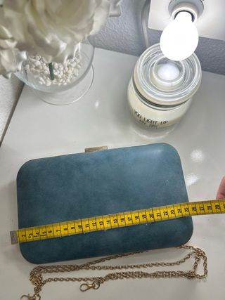 Bolso azul rígido