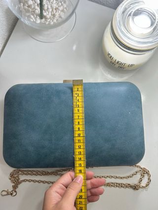 Bolso azul rígido