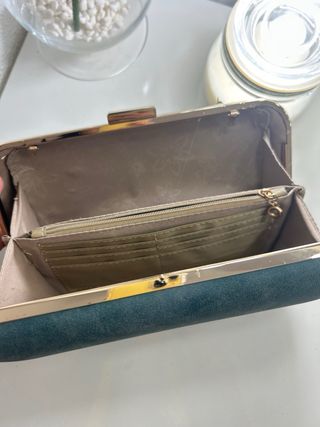 Bolso azul rígido
