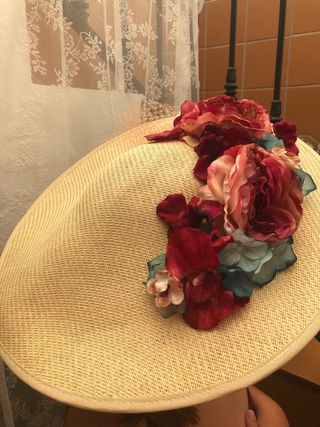 Tocado de fiesta con flores