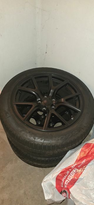 Llantas Jeep 20 pulgadas con neumáticos 