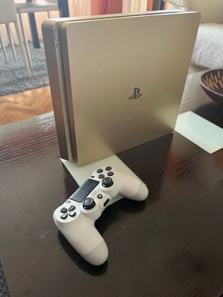 Consola PS4 Slim oro + 6 Juegos
